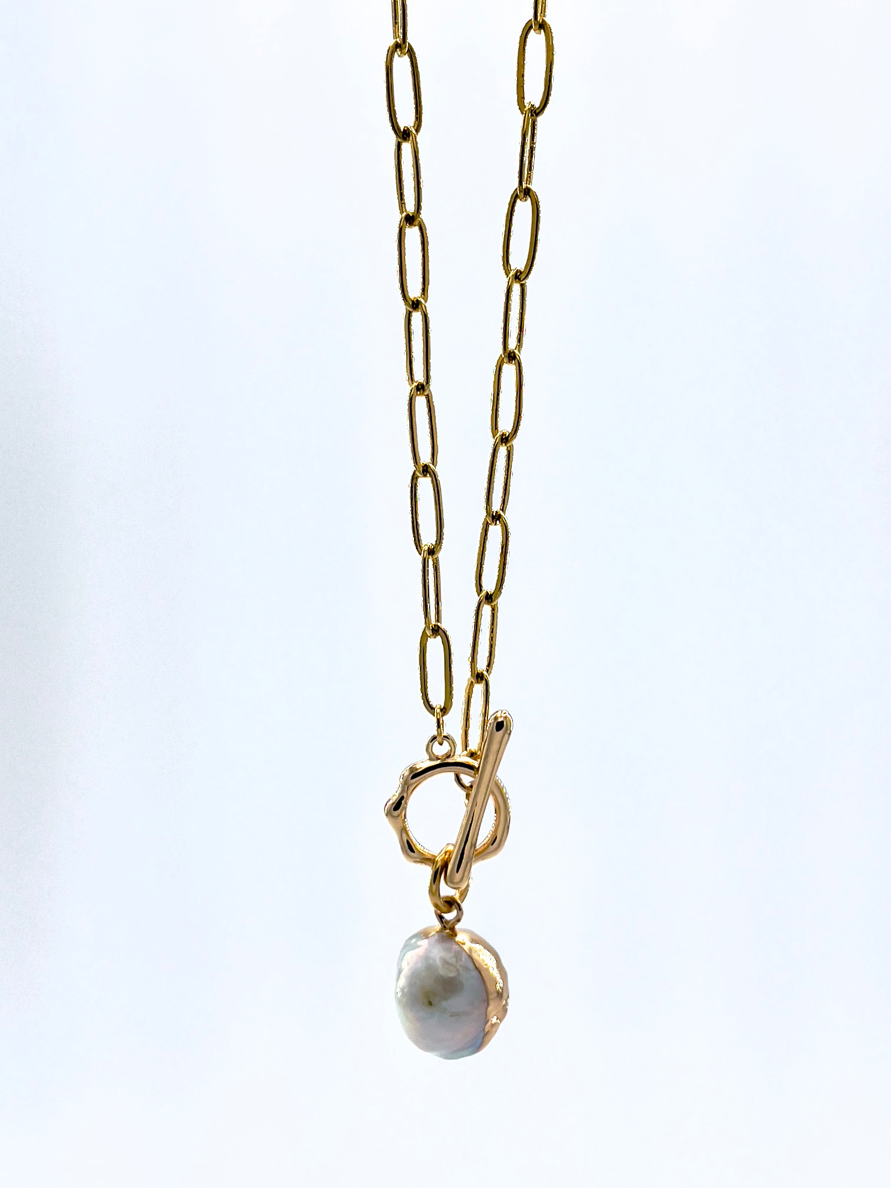 Fresh Water Pearl Toggle Gold Necklace